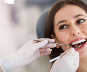 What You Need to Know Before Visiting a Dental Clinic in Juhu_